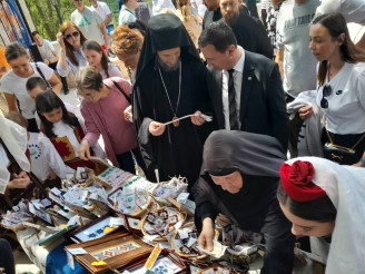 Read more about the article Фондација Свети Архангели на хуманитарном базару у Мркоњићима