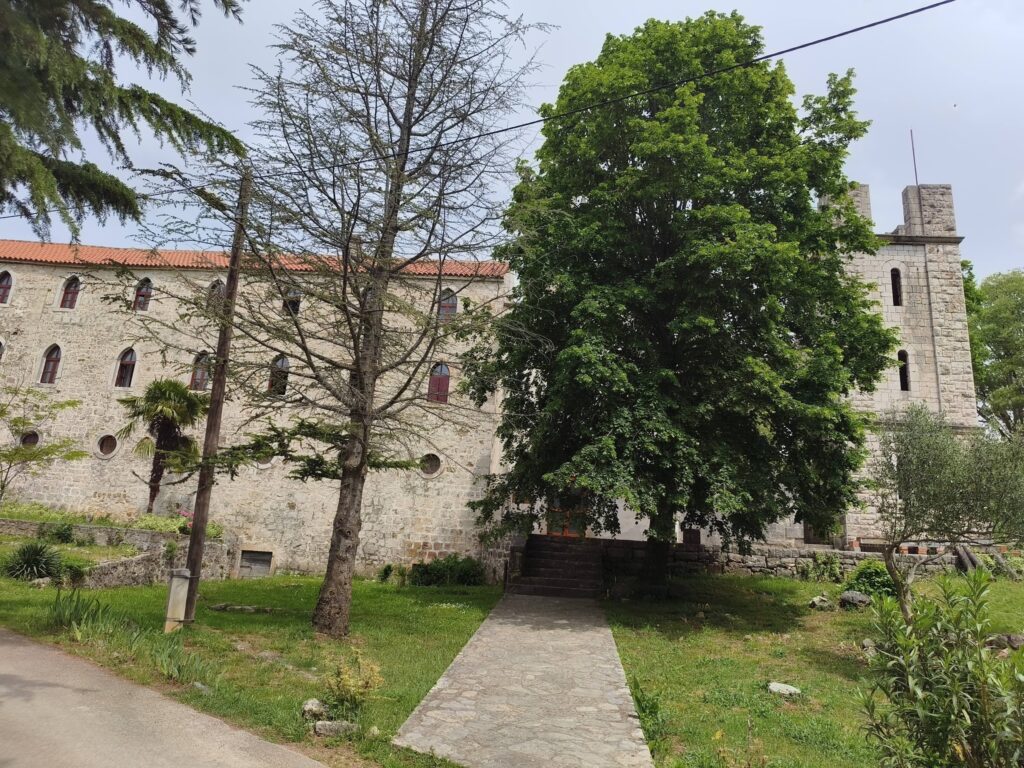 Manastir-krupa-05