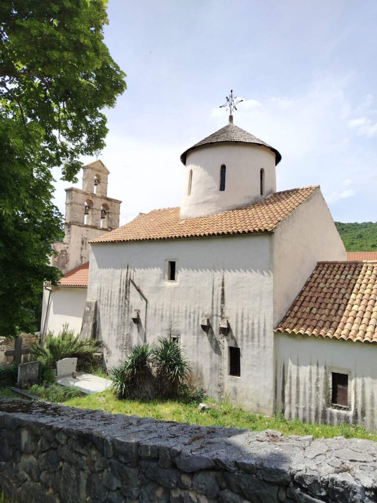 Manastir-krupa-09