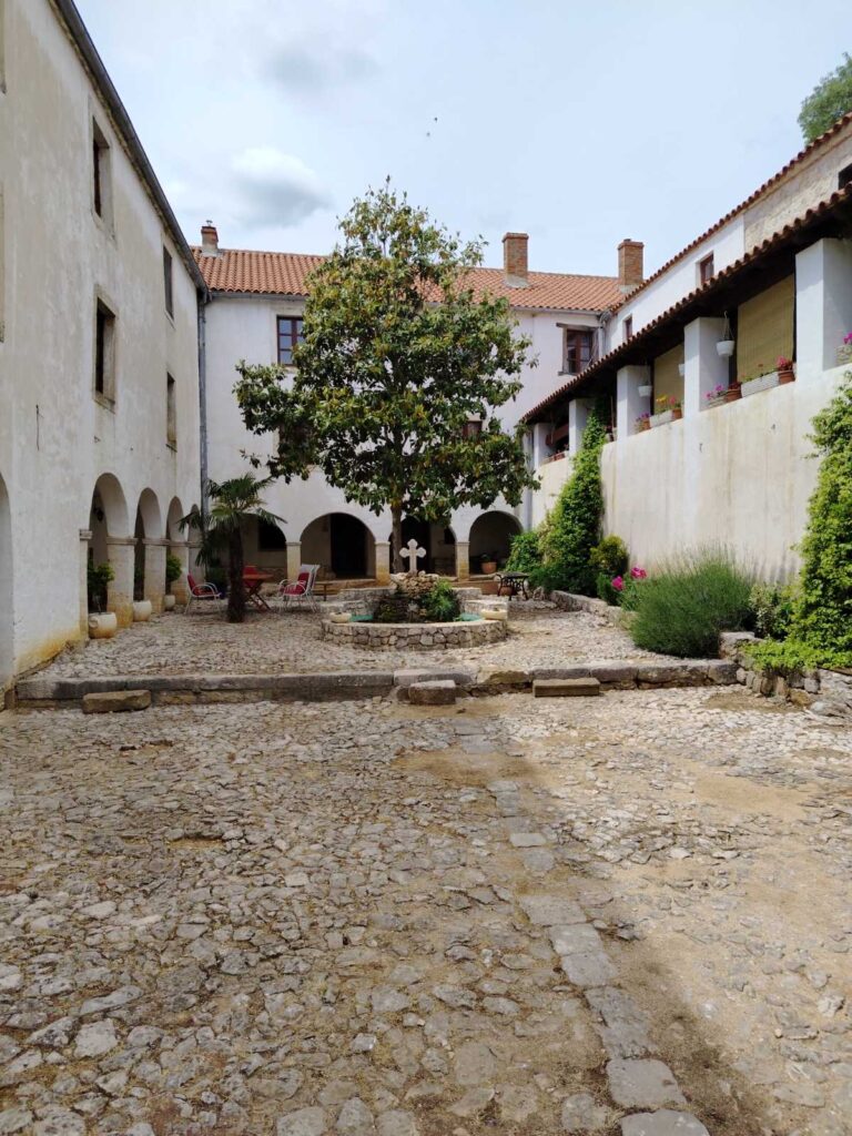 Manastir-krupa-14